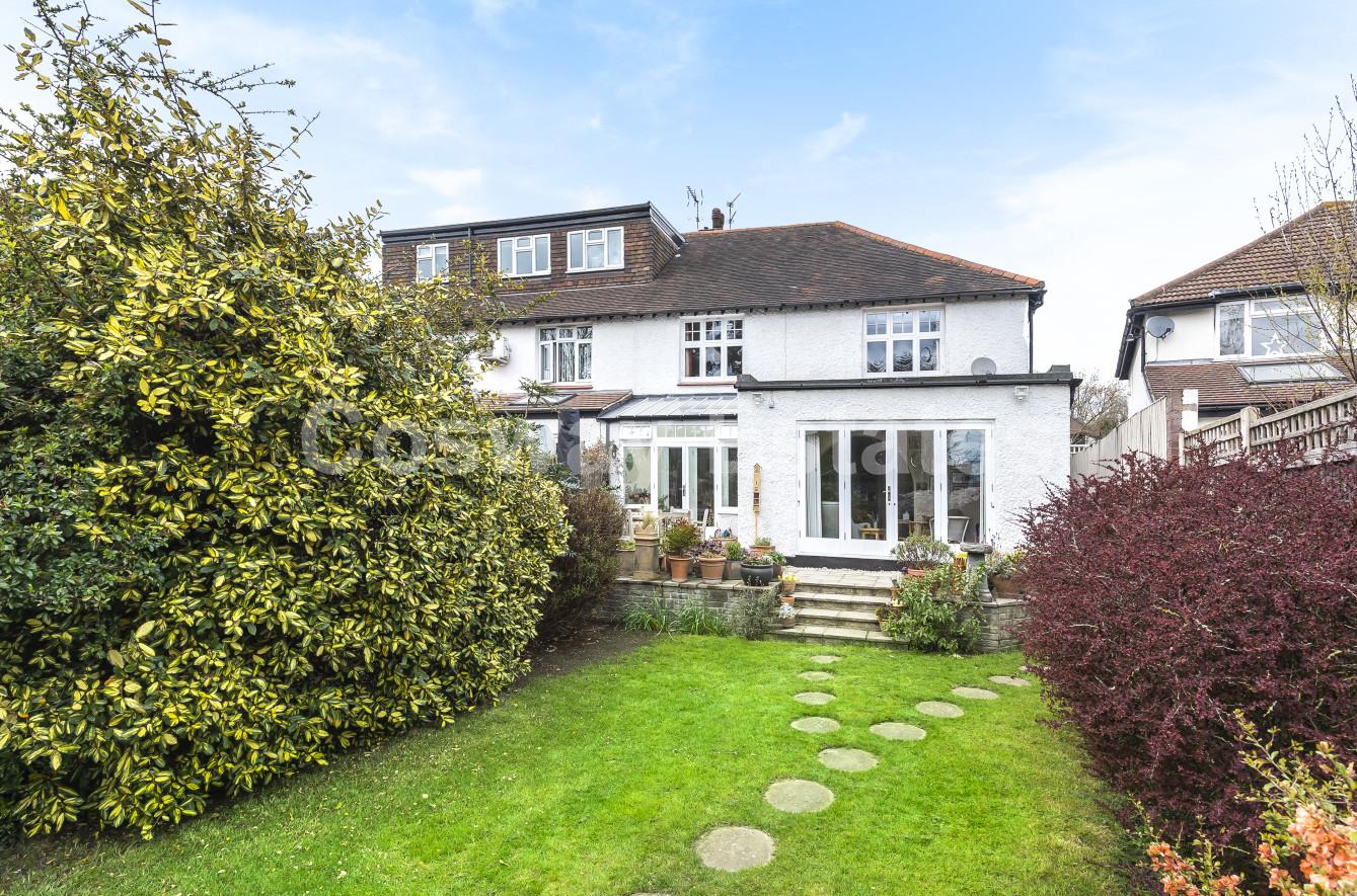 Newcombe Park, Mill Hill